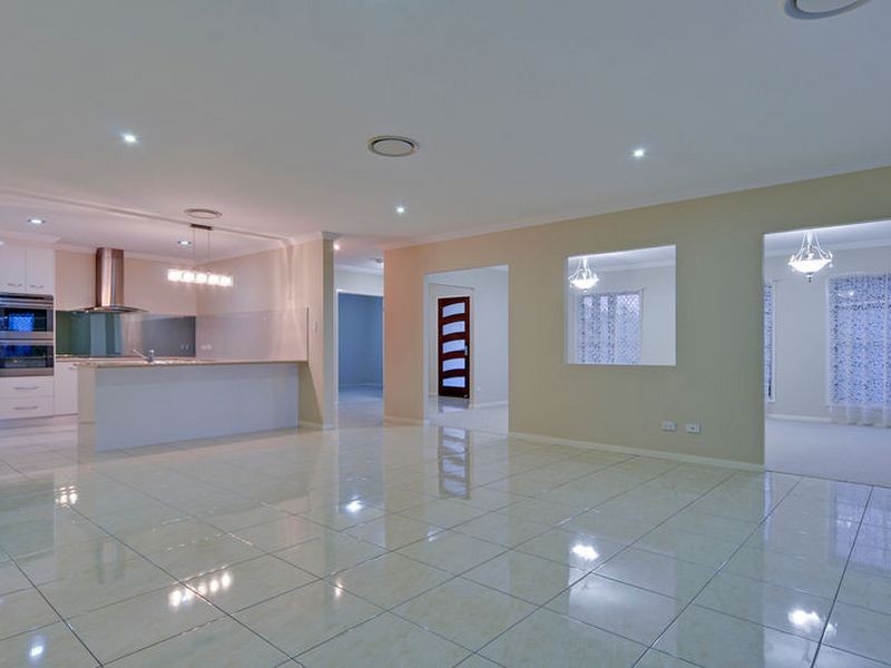 4 Homestead Place, Brassall QLD 4305