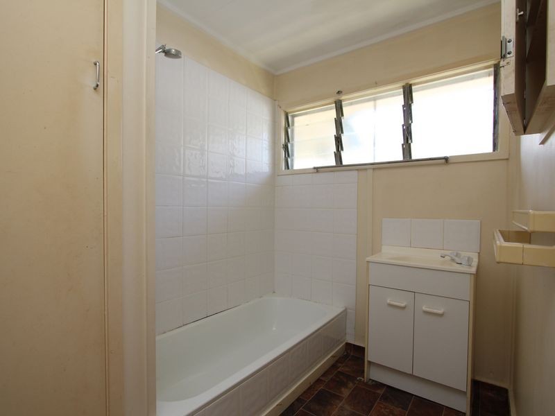 56 Kynance Street, Leichhardt QLD 4305