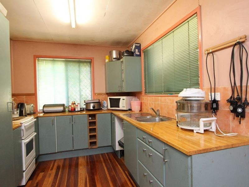 18 Farr Street, East Ipswich QLD 4305
