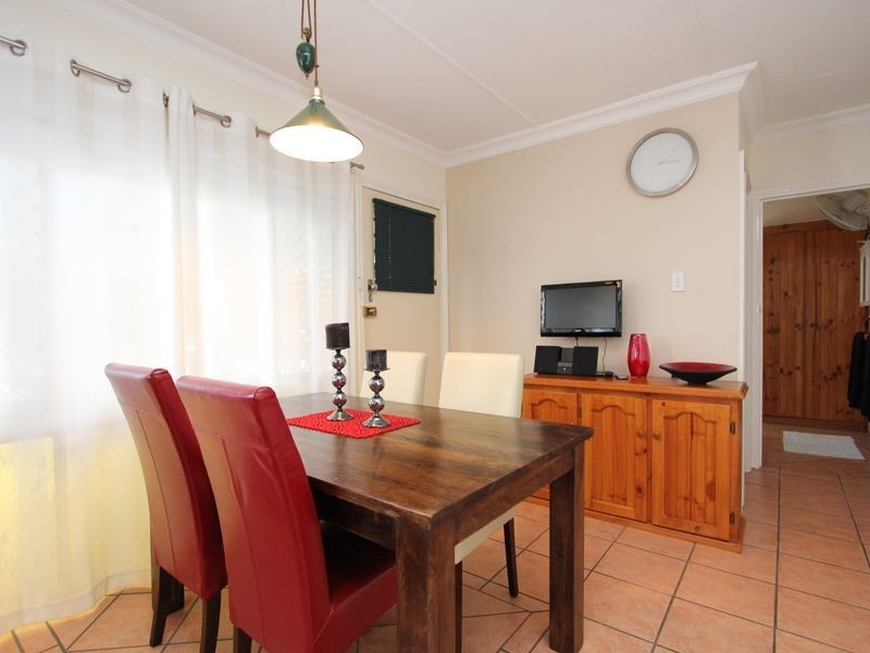 23 Blaxland Street, Eastern Heights QLD 4305