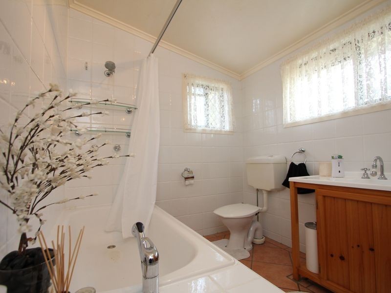23 Blaxland Street, Eastern Heights QLD 4305