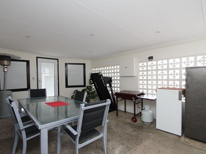 23 Blaxland Street, Eastern Heights QLD 4305