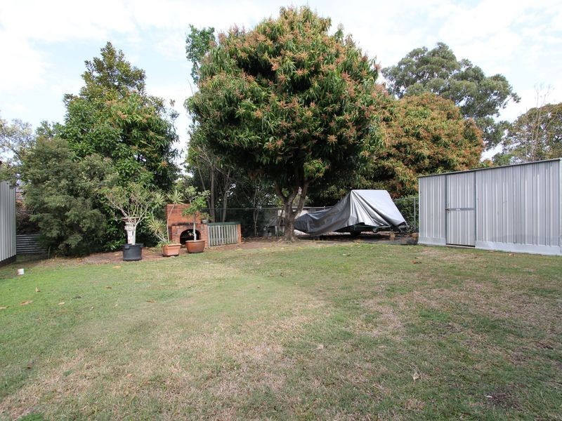 23 Blaxland Street, Eastern Heights QLD 4305