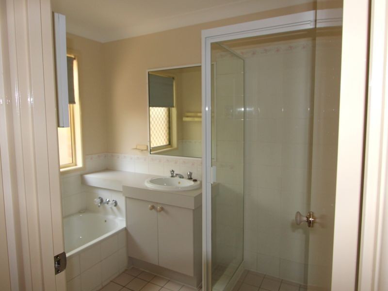 14 Edith Drive, North Ipswich QLD 4305