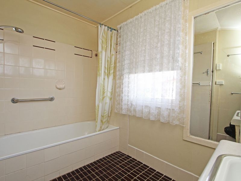 49 Omar Street, West Ipswich QLD 4305