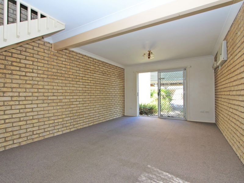3/5 Duce Street, Bundamba QLD 4304
