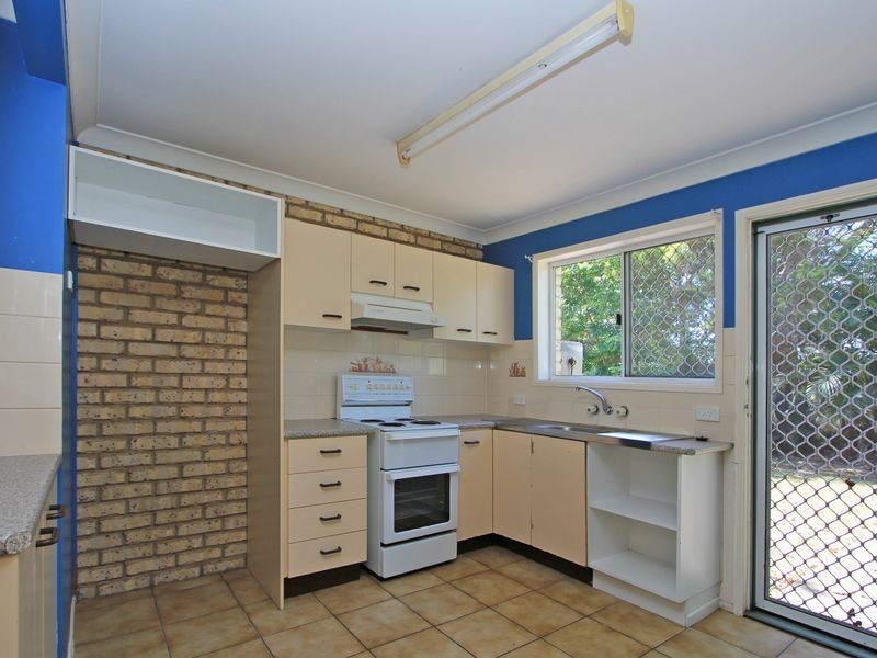 3/5 Duce Street, Bundamba QLD 4304