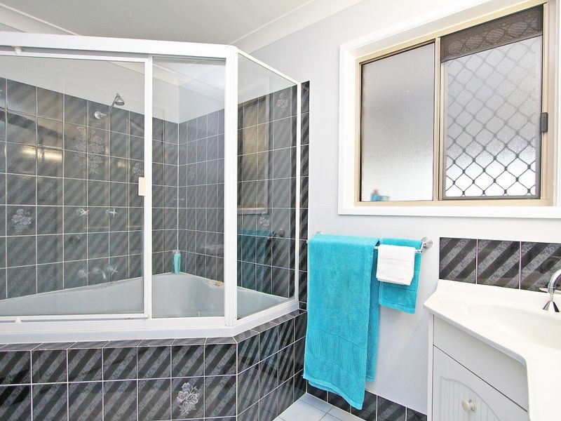 3 Gabbinbar Court, Pine Mountain QLD 4306