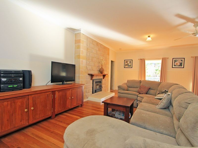 49 Glenross Drive, Pine Mountain QLD 4306