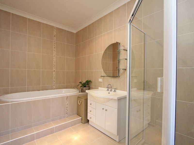 49 Glenross Drive, Pine Mountain QLD 4306