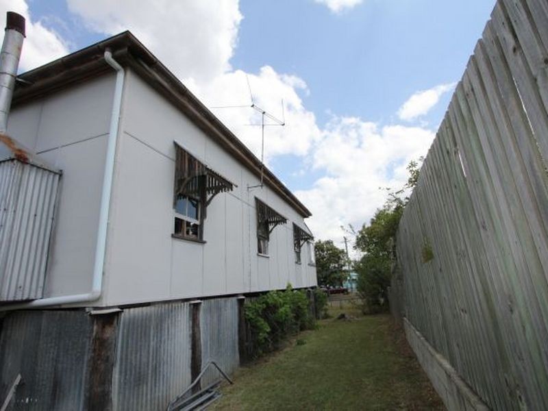 28 Lowry Street, North Ipswich QLD 4305
