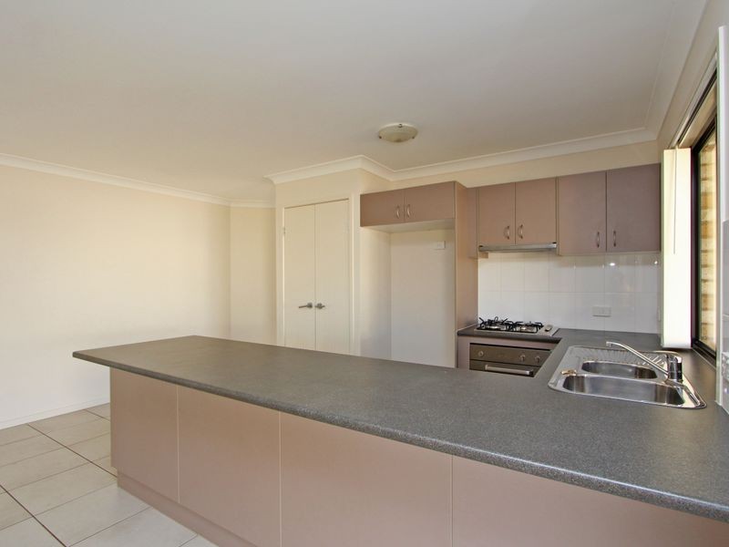 10 Kingfisher Way, Lowood QLD 4311