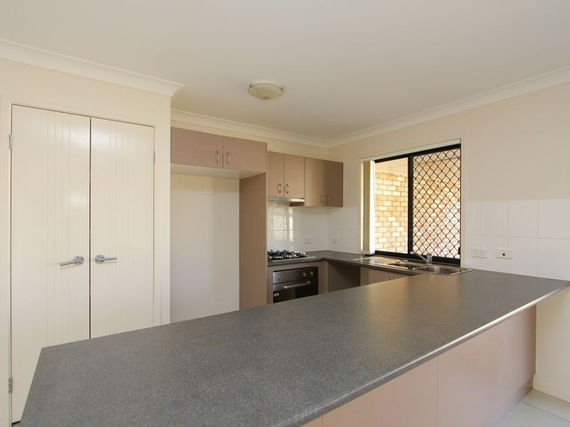 10 Kingfisher Way, Lowood QLD 4311