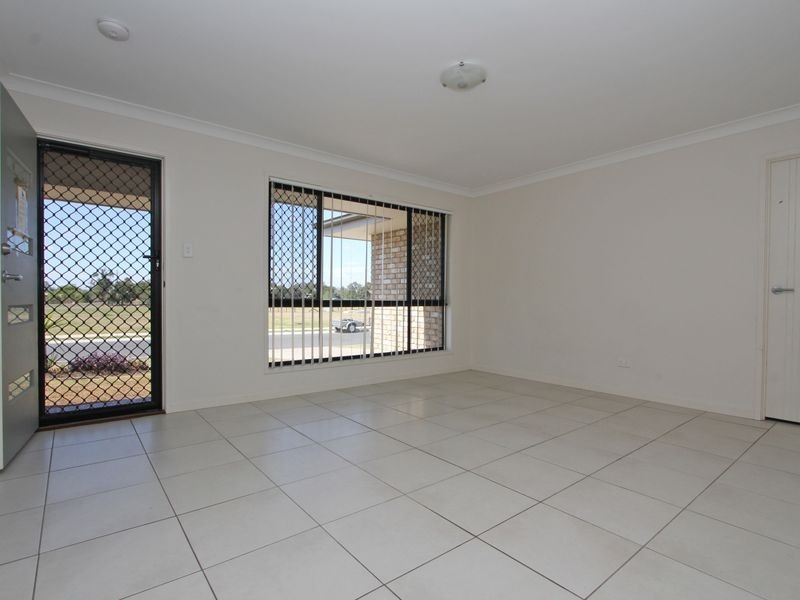 10 Kingfisher Way, Lowood QLD 4311