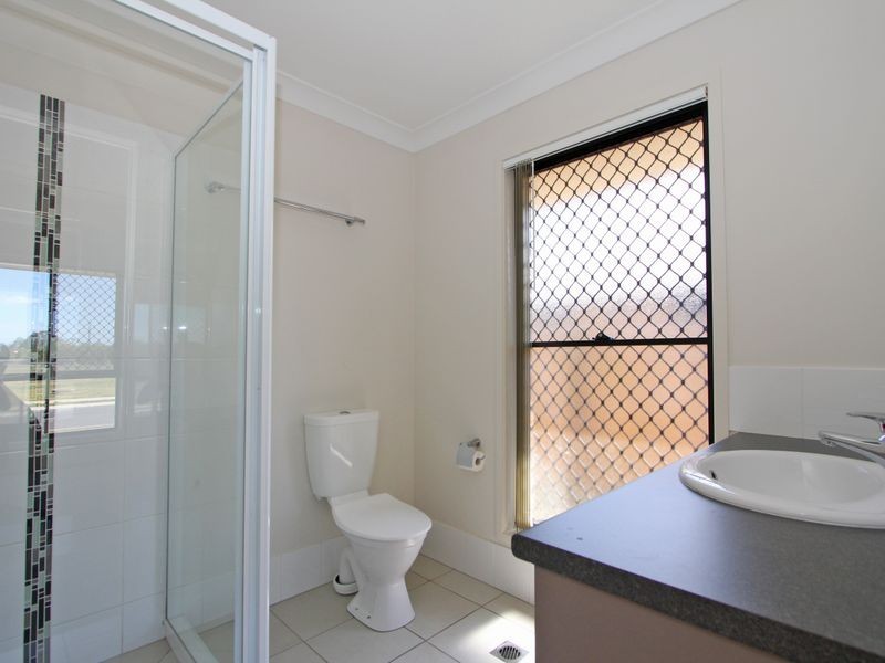 10 Kingfisher Way, Lowood QLD 4311