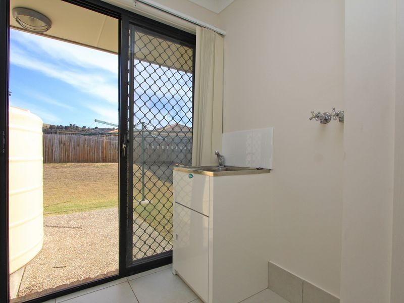 10 Kingfisher Way, Lowood QLD 4311