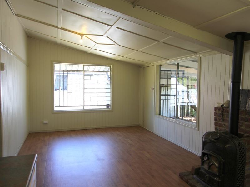 12 Lindsay Street, Bundamba QLD 4304