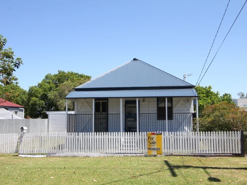 12 Lindsay Street, Bundamba QLD 4304