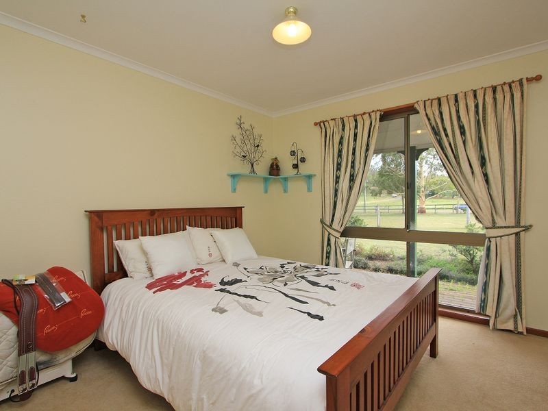 15 Cottonwood Place, Kholo QLD 4306