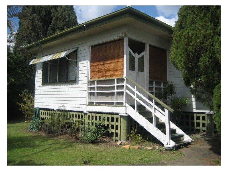 9 Stuart Street, Eastern Heights QLD 4305