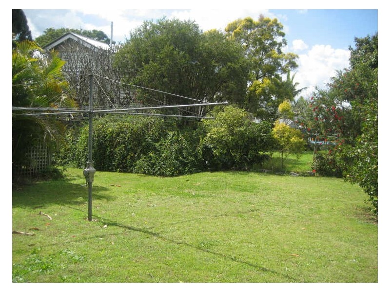 9 Stuart Street, Eastern Heights QLD 4305