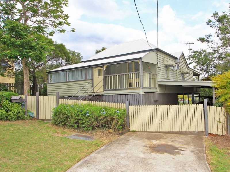 12 Williams Street East, Woodend QLD 4305
