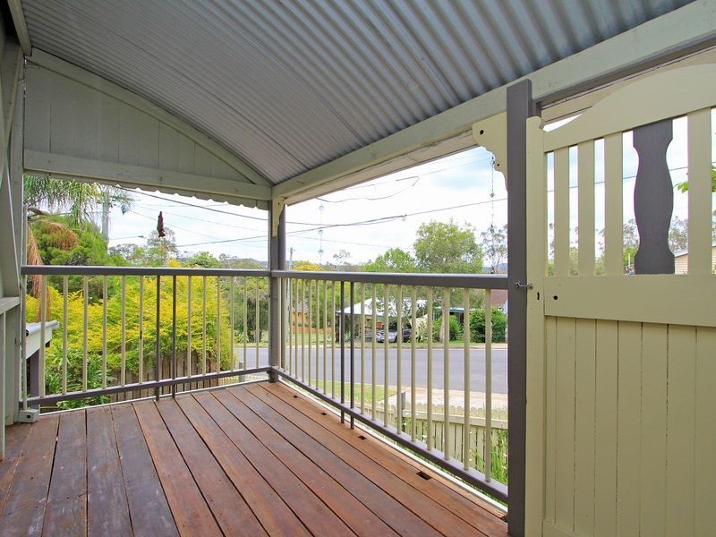 12 Williams Street East, Woodend QLD 4305