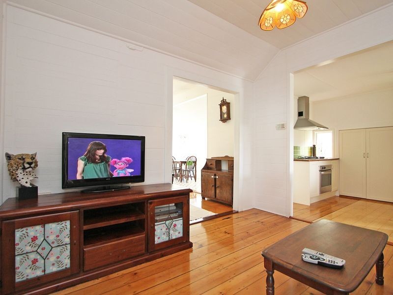 12 Williams Street East, Woodend QLD 4305