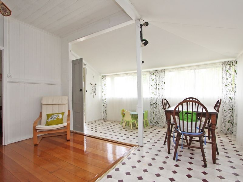 12 Williams Street East, Woodend QLD 4305