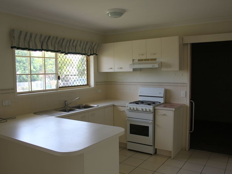 2/112B Robertson Road, Eastern Heights QLD 4305