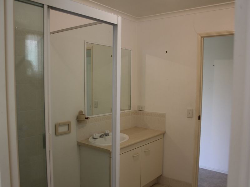 2/112B Robertson Road, Eastern Heights QLD 4305
