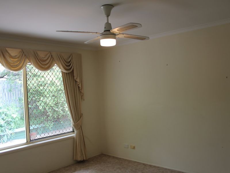 2/112B Robertson Road, Eastern Heights QLD 4305