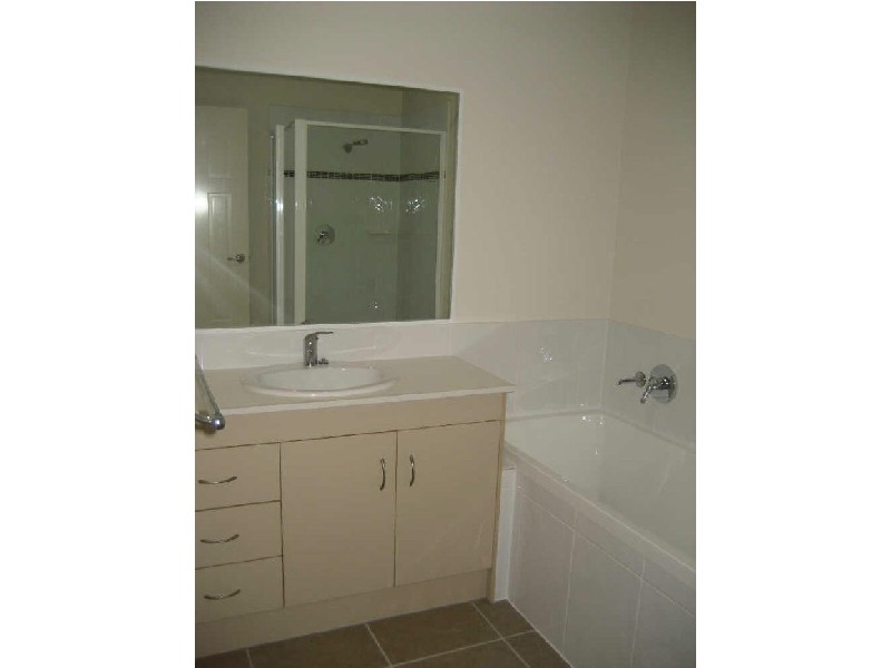16 Brighton Court, Raceview QLD 4305