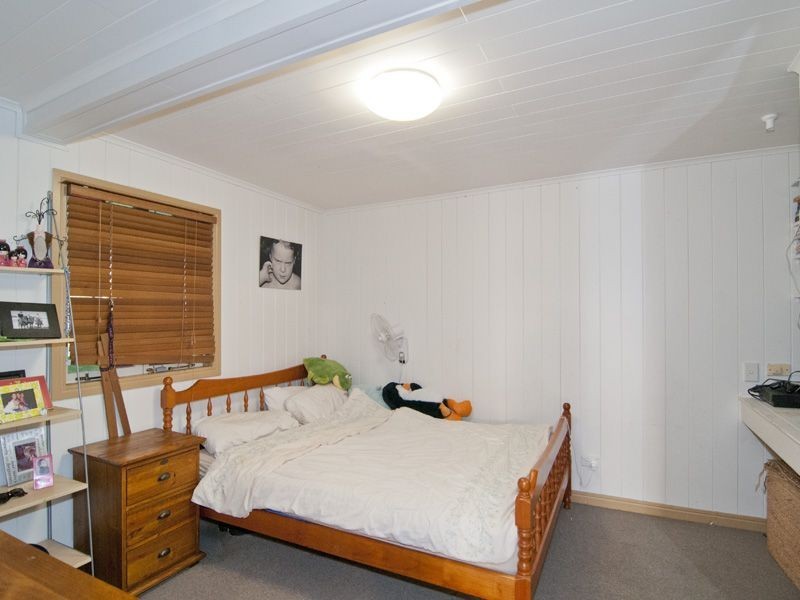 7 Pemberton Street, Booval QLD 4304