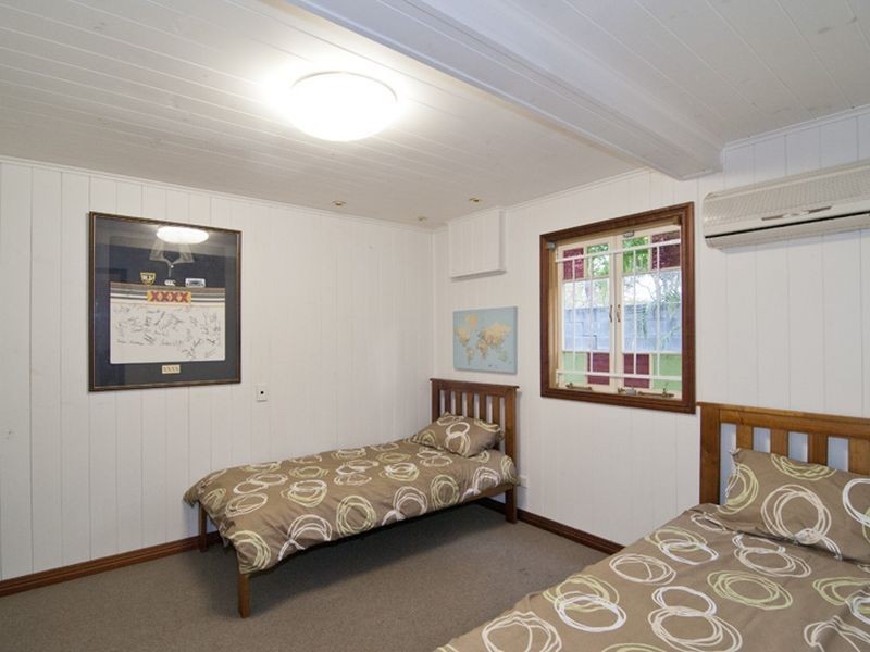 7 Pemberton Street, Booval QLD 4304