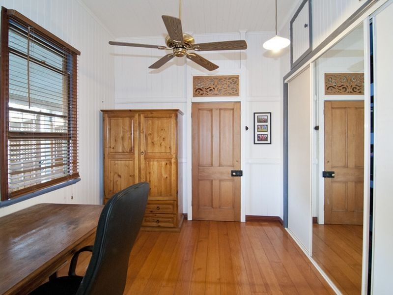7 Pemberton Street, Booval QLD 4304
