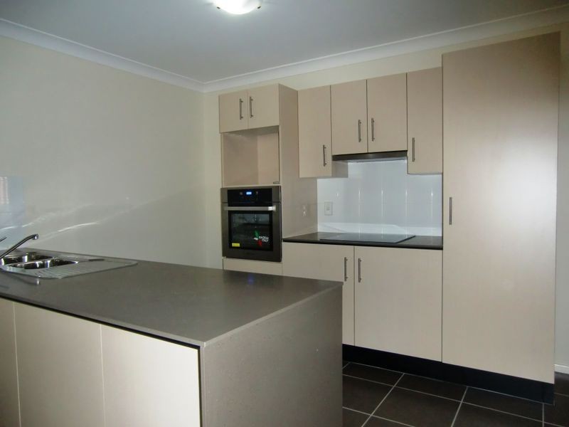 1/12 Lexington Street, Flinders View QLD 4305