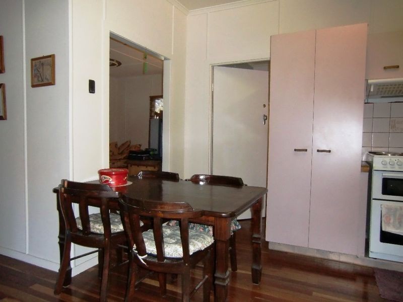 186 Blackstone Road, Silkstone QLD 4304