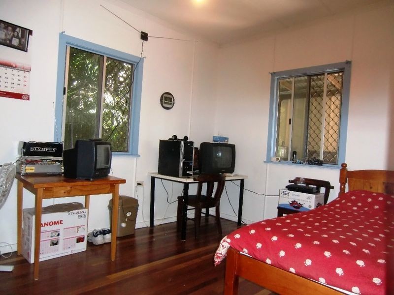 186 Blackstone Road, Silkstone QLD 4304