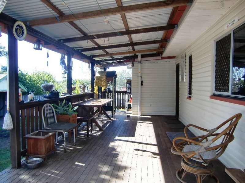 186 Blackstone Road, Silkstone QLD 4304