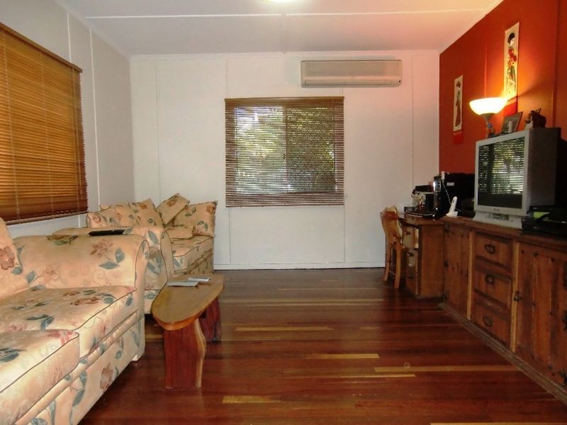 186 Blackstone Road, Silkstone QLD 4304