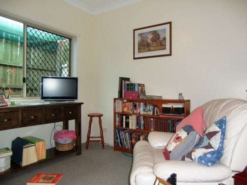 22 Dianthus Place, Flinders View QLD 4305