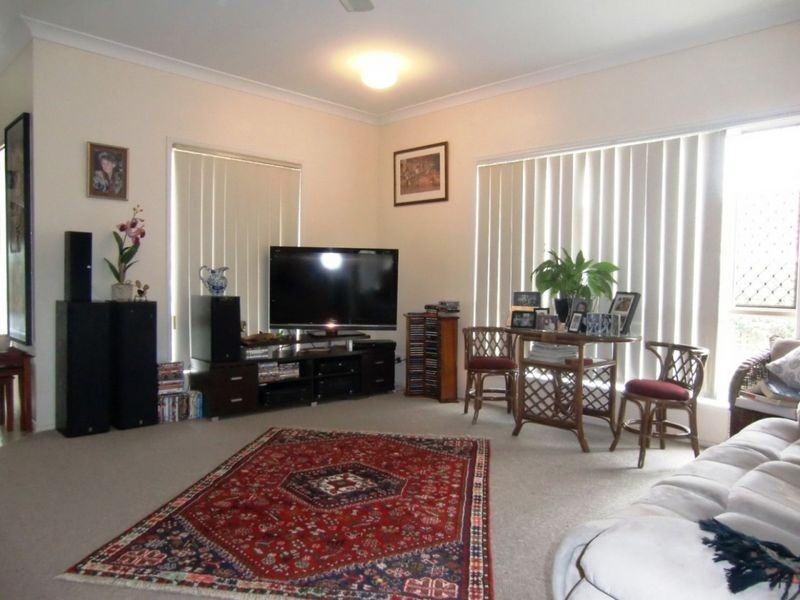 22 Dianthus Place, Flinders View QLD 4305