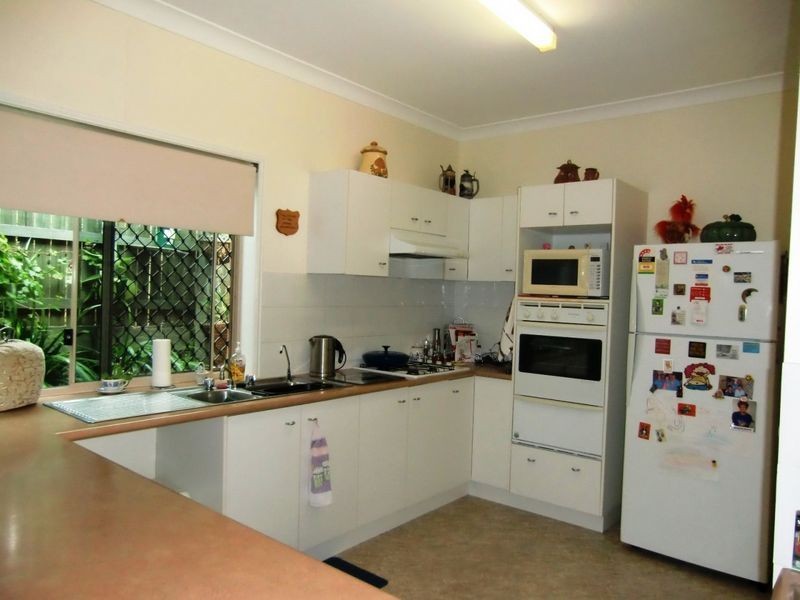 22 Dianthus Place, Flinders View QLD 4305