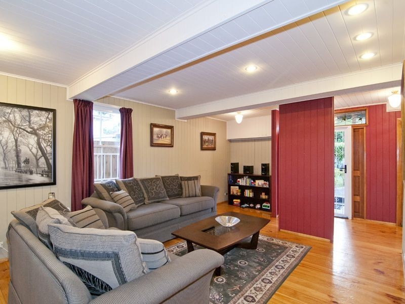 30 Whitehill Road, Newtown QLD 4305