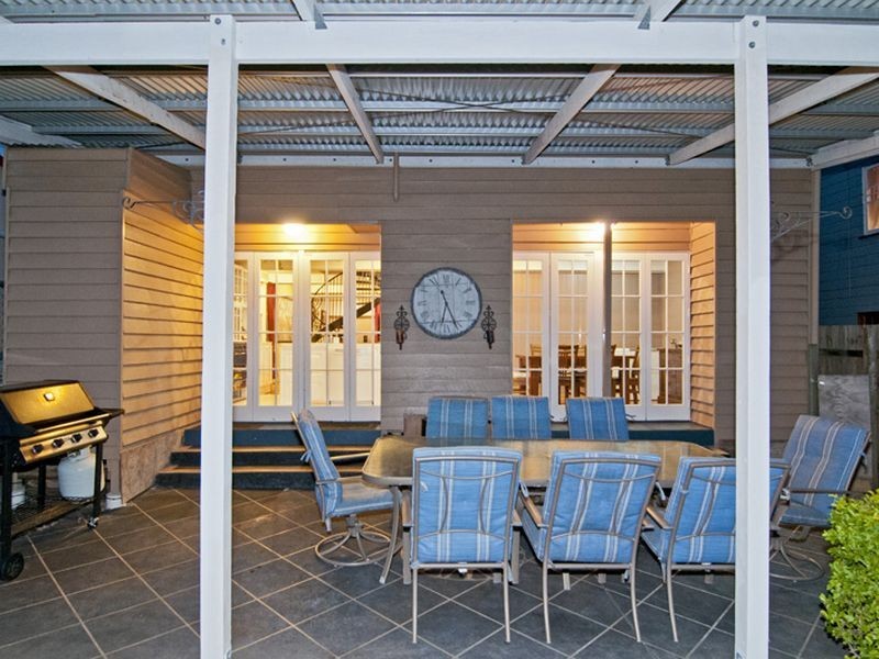 30 Whitehill Road, Newtown QLD 4305