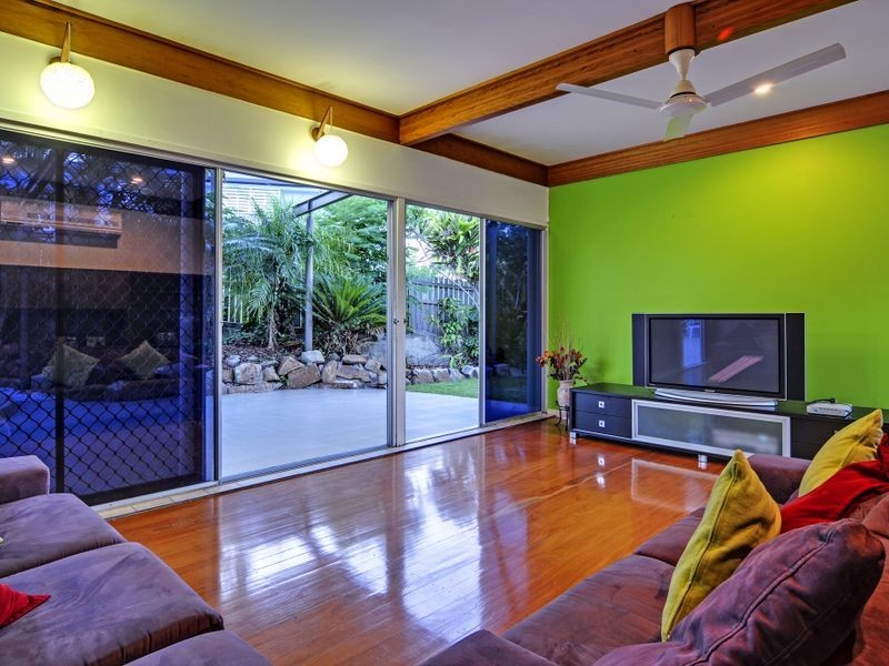 8 Tower Street, Eastern Heights QLD 4305