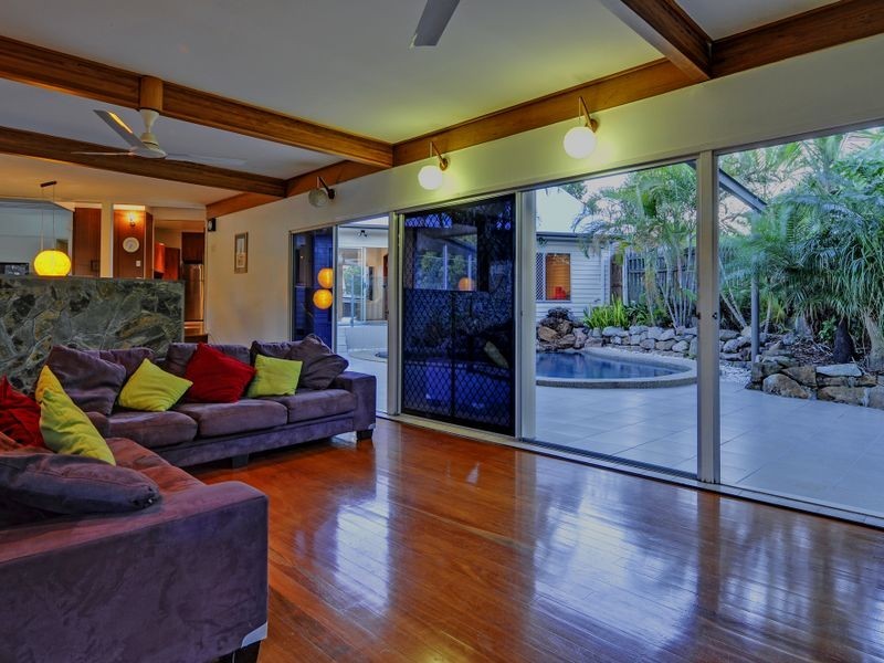 8 Tower Street, Eastern Heights QLD 4305