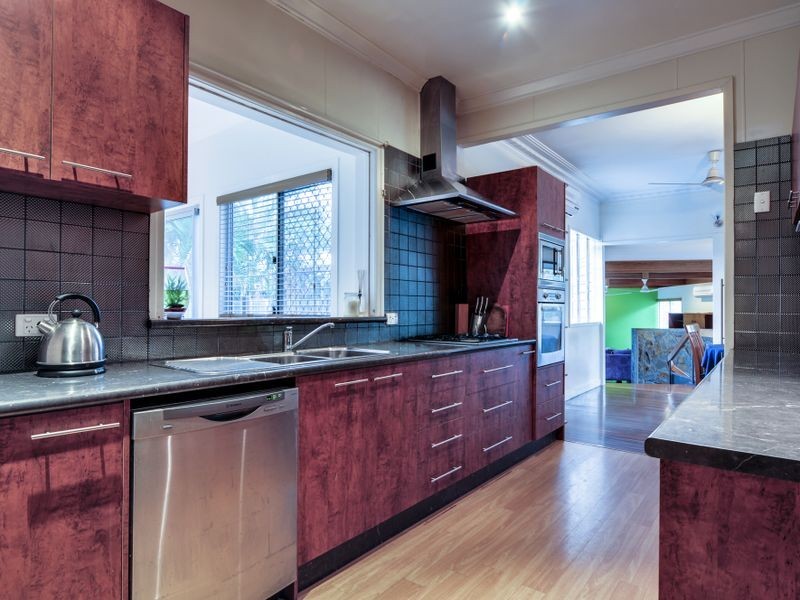 8 Tower Street, Eastern Heights QLD 4305