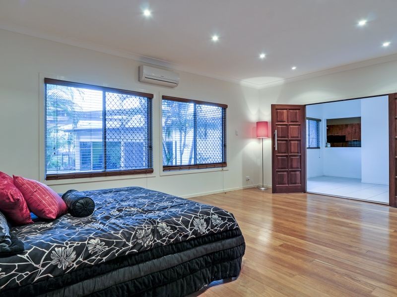 8 Tower Street, Eastern Heights QLD 4305